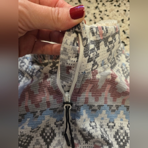 Free Country Cozy Winter layer. Furry Mock neck, Zip. Long sleeve. Soft interior - Picture 5 of 12